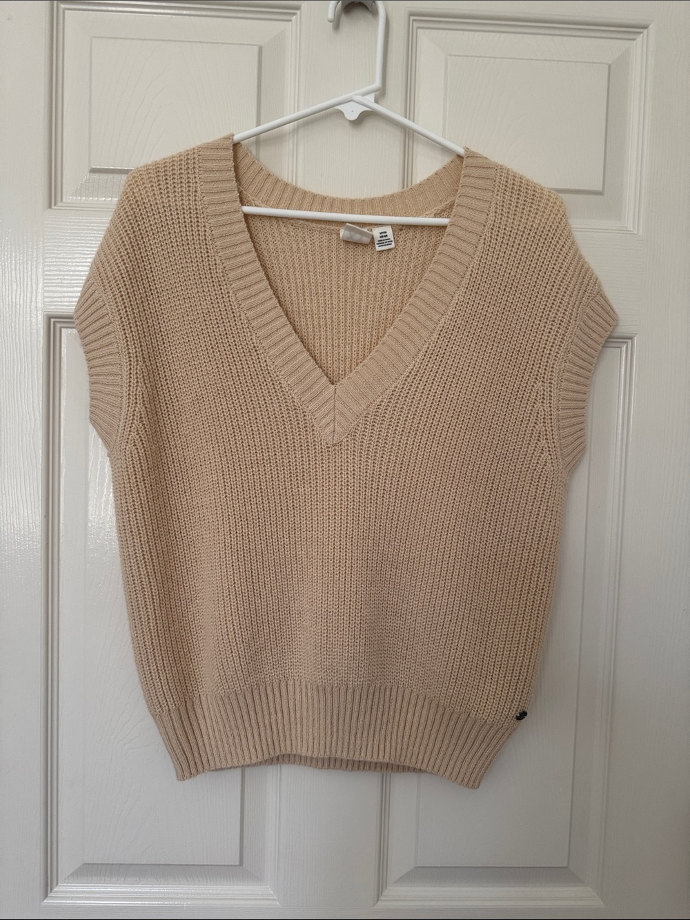 Roxy Women's Beige V-Neck Knit Sweater Vest